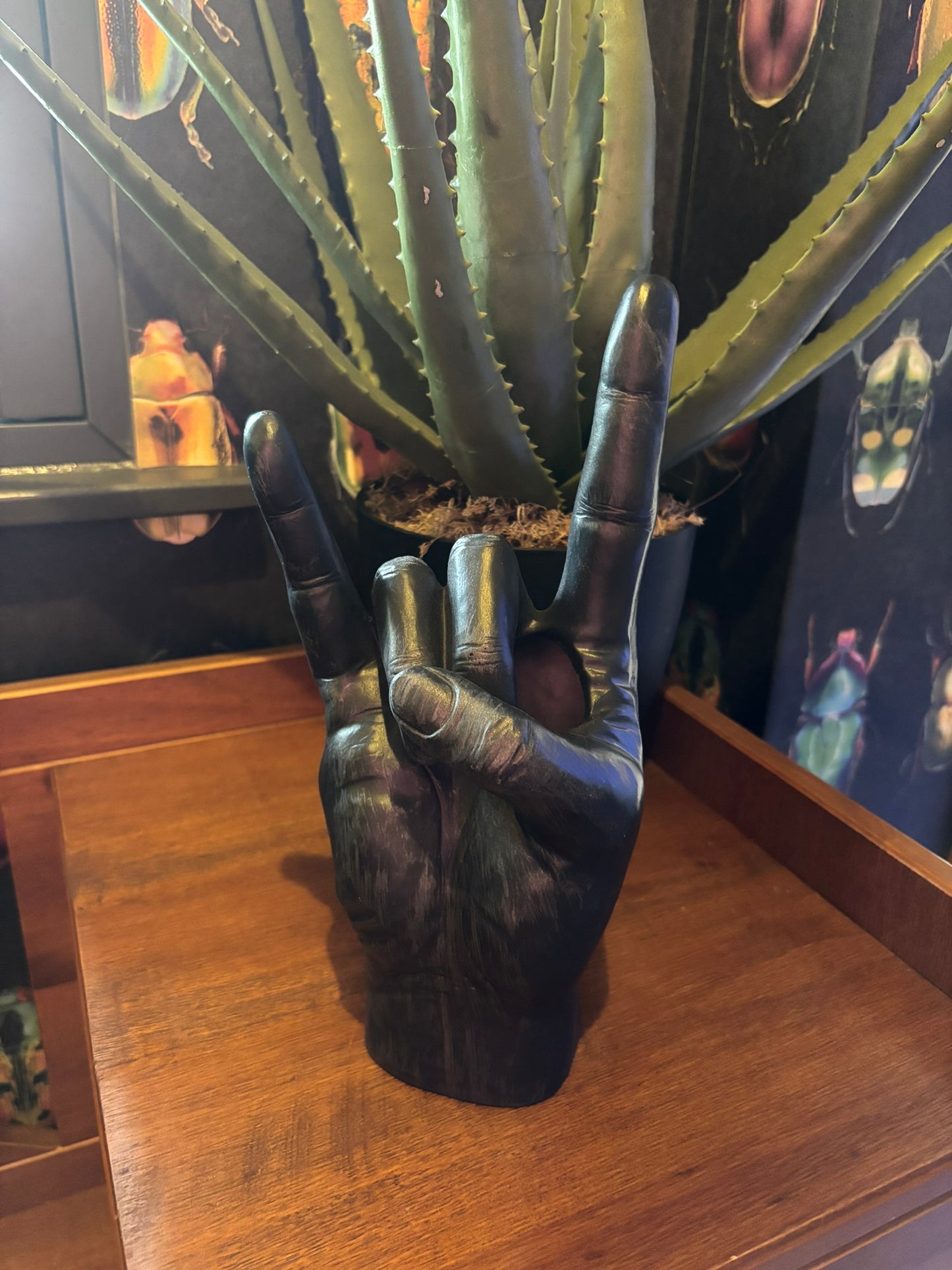 Hand Vase - Rock On Black
