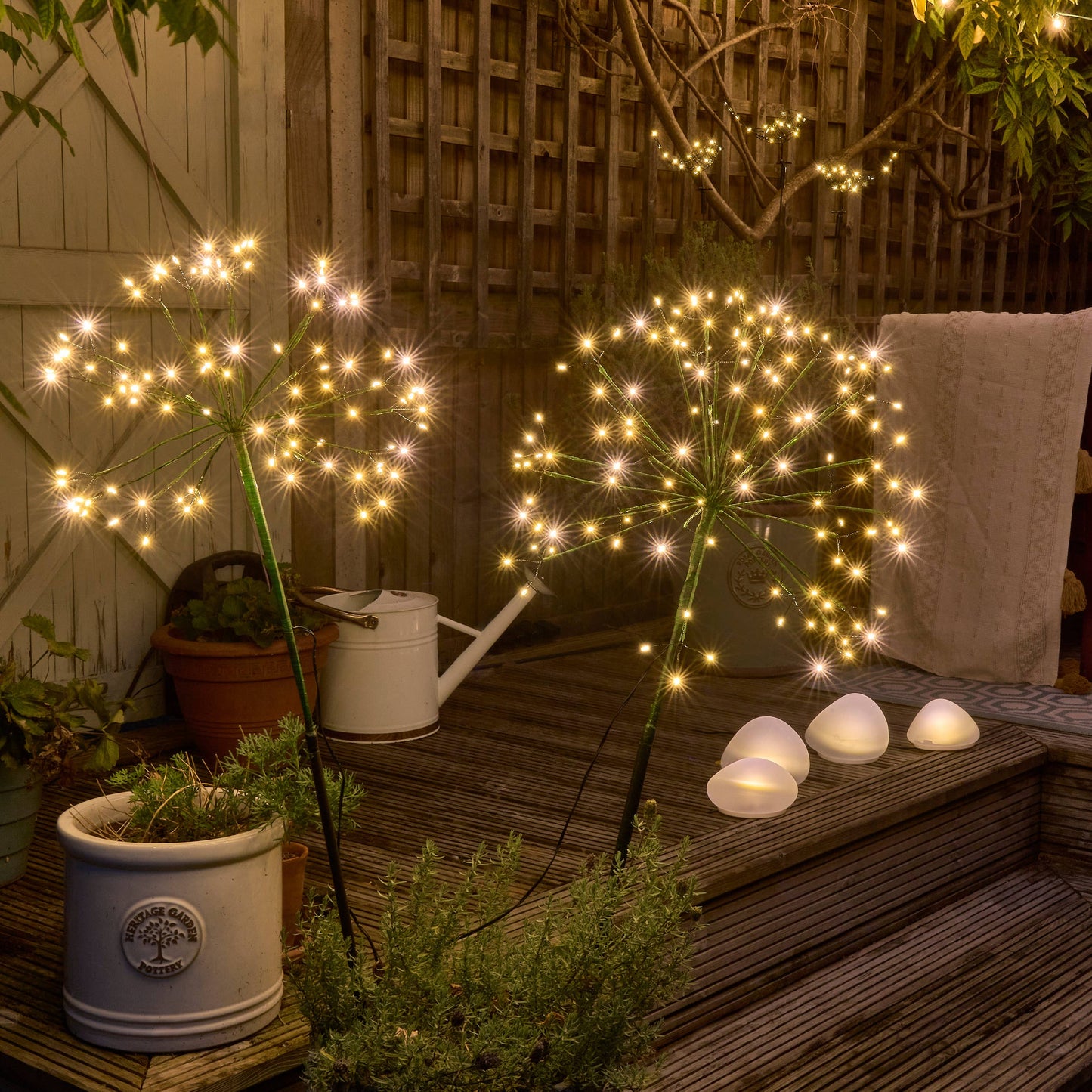 Green Dandelion Garden Feature Light