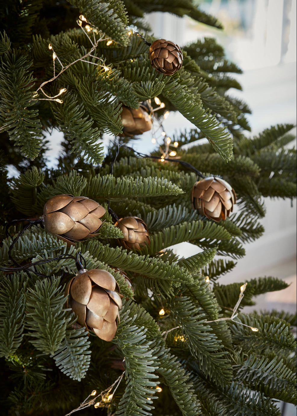 Gold Pinecone Lighting Chain
