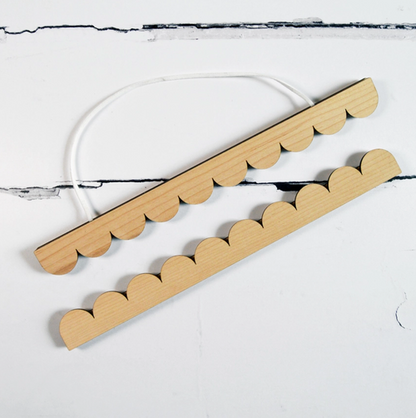 Magnetic Picture Hanger - A3 Scallop