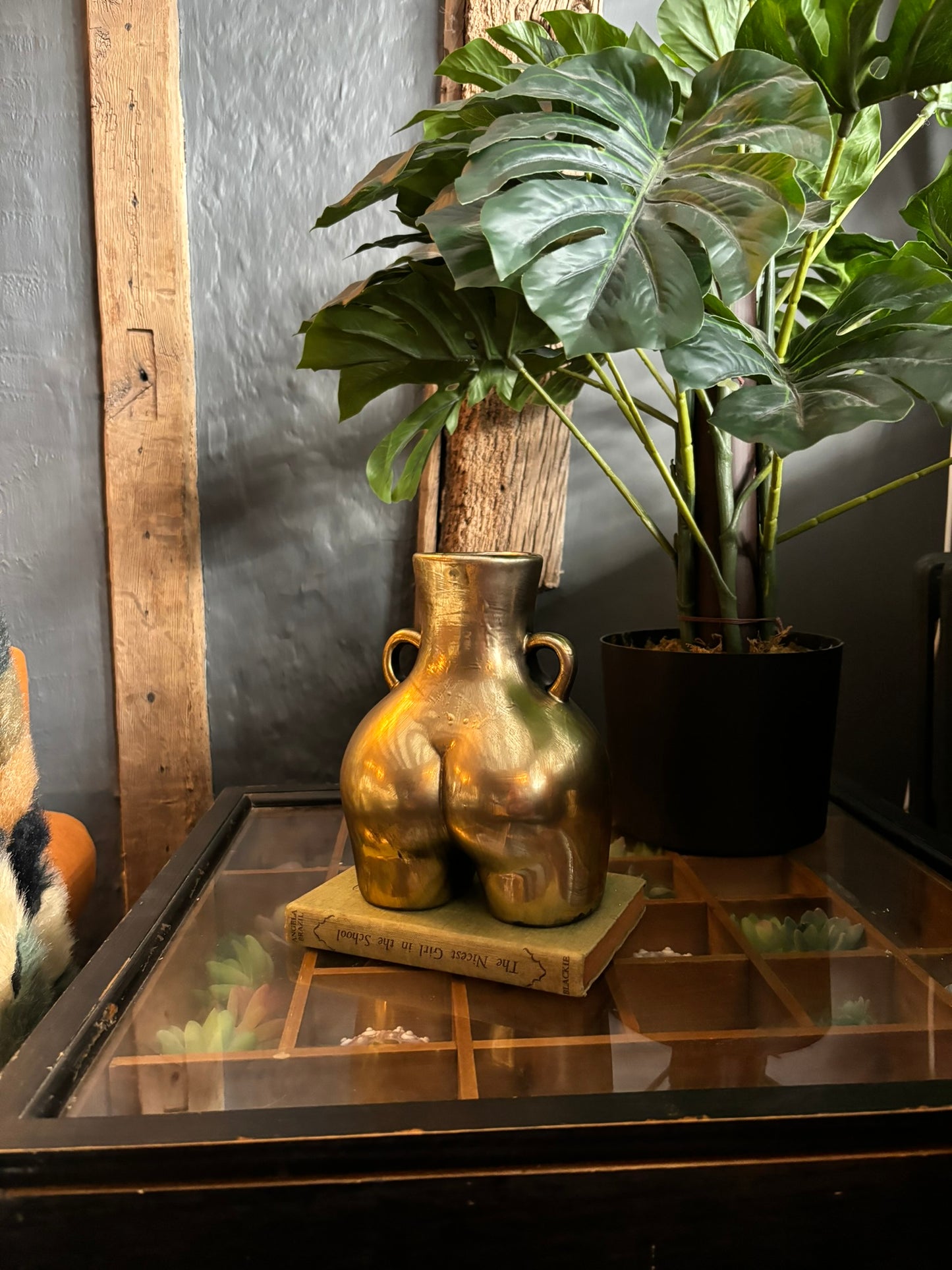 Beautiful Body Vase - Antiqued Gold Effect
