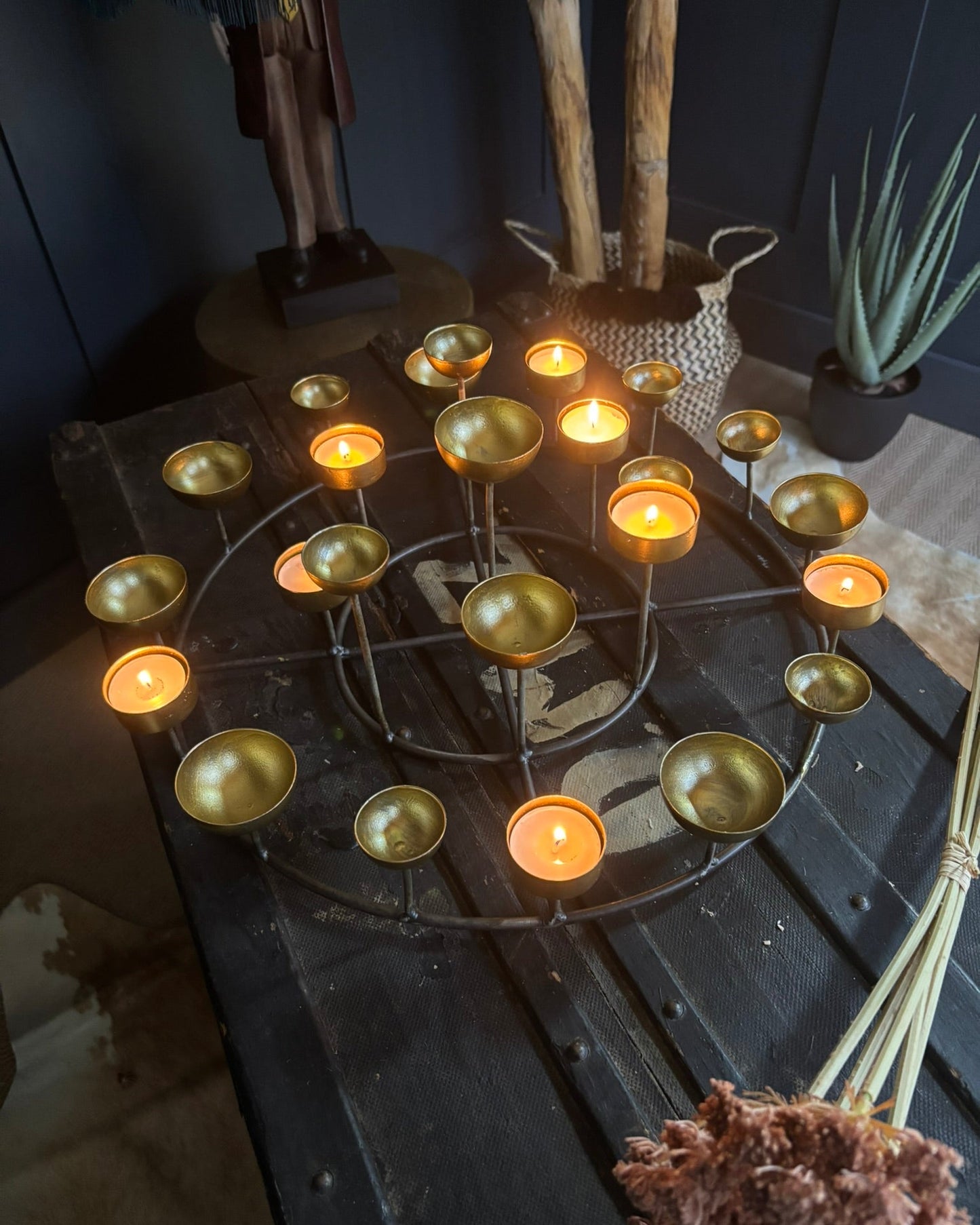 Charming Circular Tealight Holder