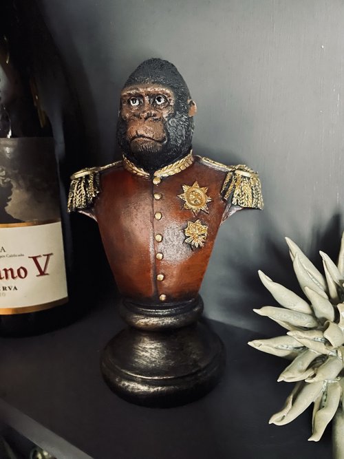 Gentry Gorilla Bust in Red
